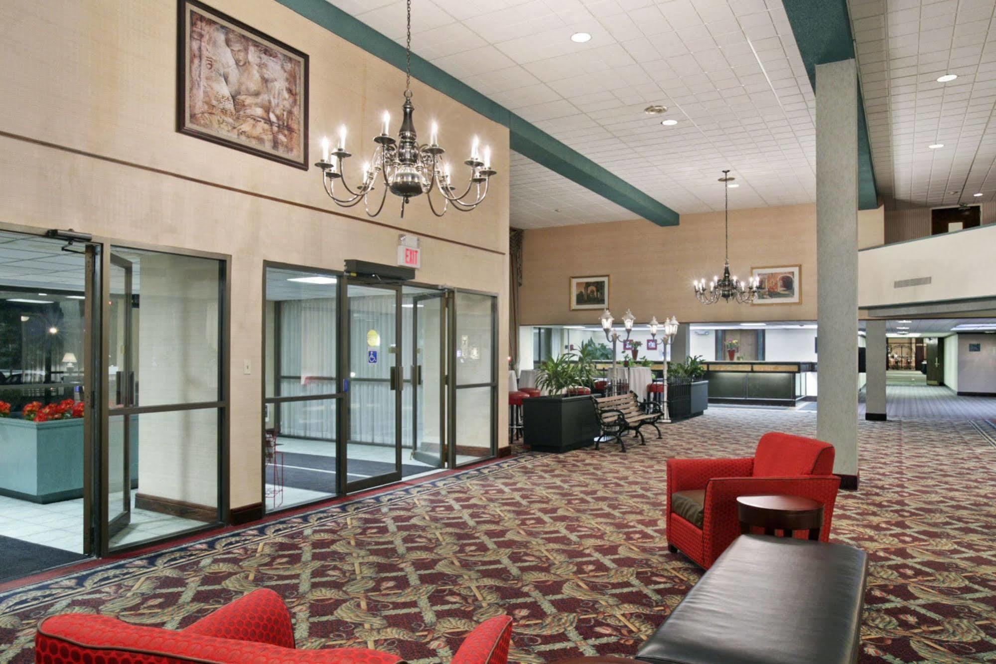Clarion Hotel Lansing Exterior foto